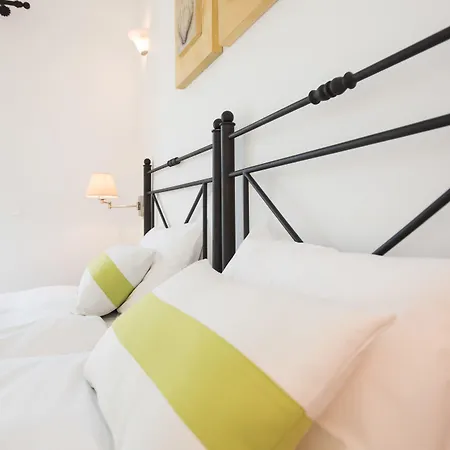 ニレアス * プラティス・ヤロス