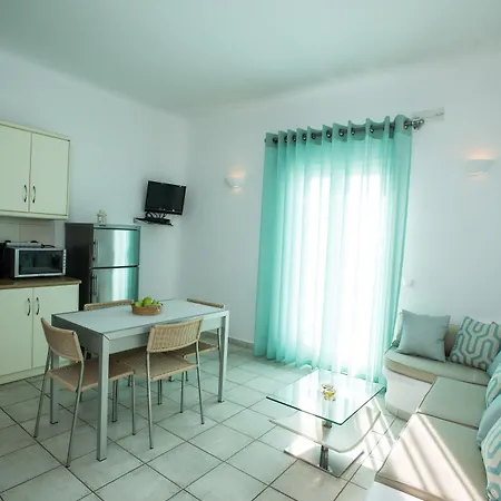 アパート ニレアス プラティス・ヤロス