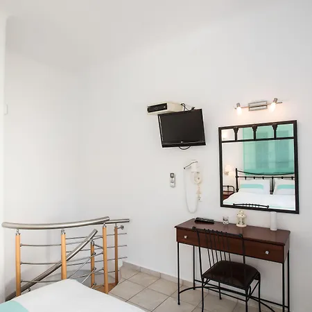 アパート ニレアス プラティス・ヤロス