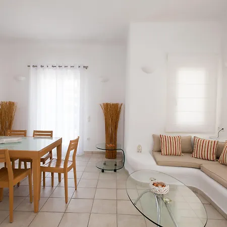 ニレアス * プラティス・ヤロス