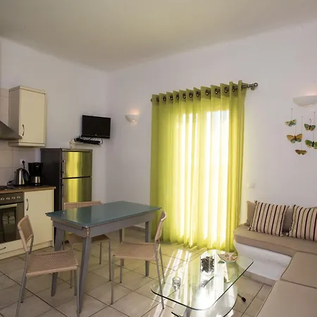 Апартаменты Nireas Платис Ялос