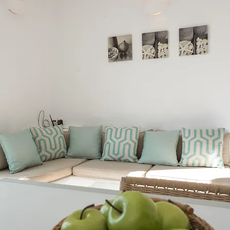 ニレアス * プラティス・ヤロス