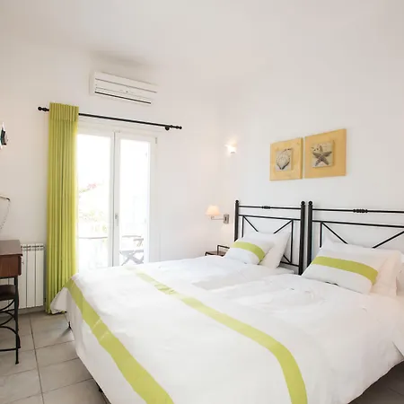 ニレアス プラティス・ヤロス