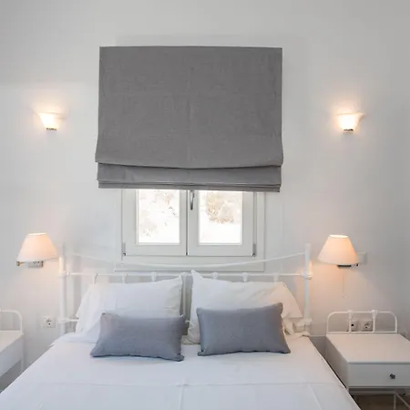 ニレアス アパート *