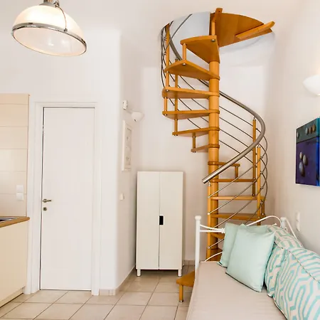 ニレアス アパート